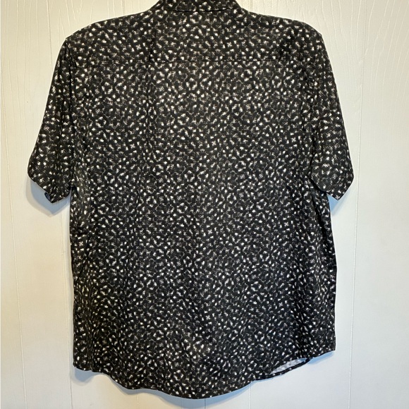 Robert Graham Shirt Mens 2XL Classic Short Sleeve Allover Print Button Up - Picture 2 of 11